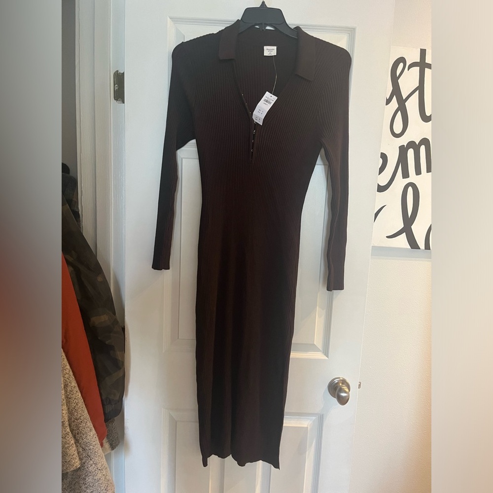 Brown fitted Abercrombie dress (STRETCHY)